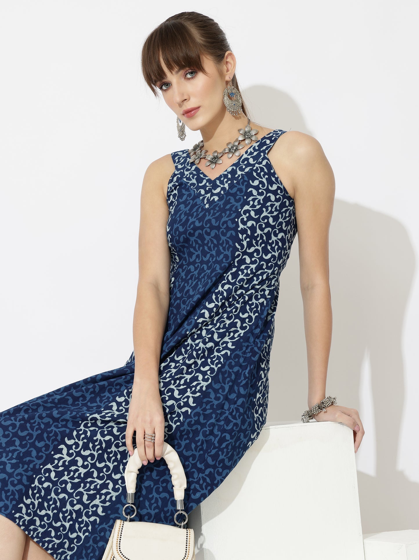 Sleek Silhouette V-Neck Block Printed Dress