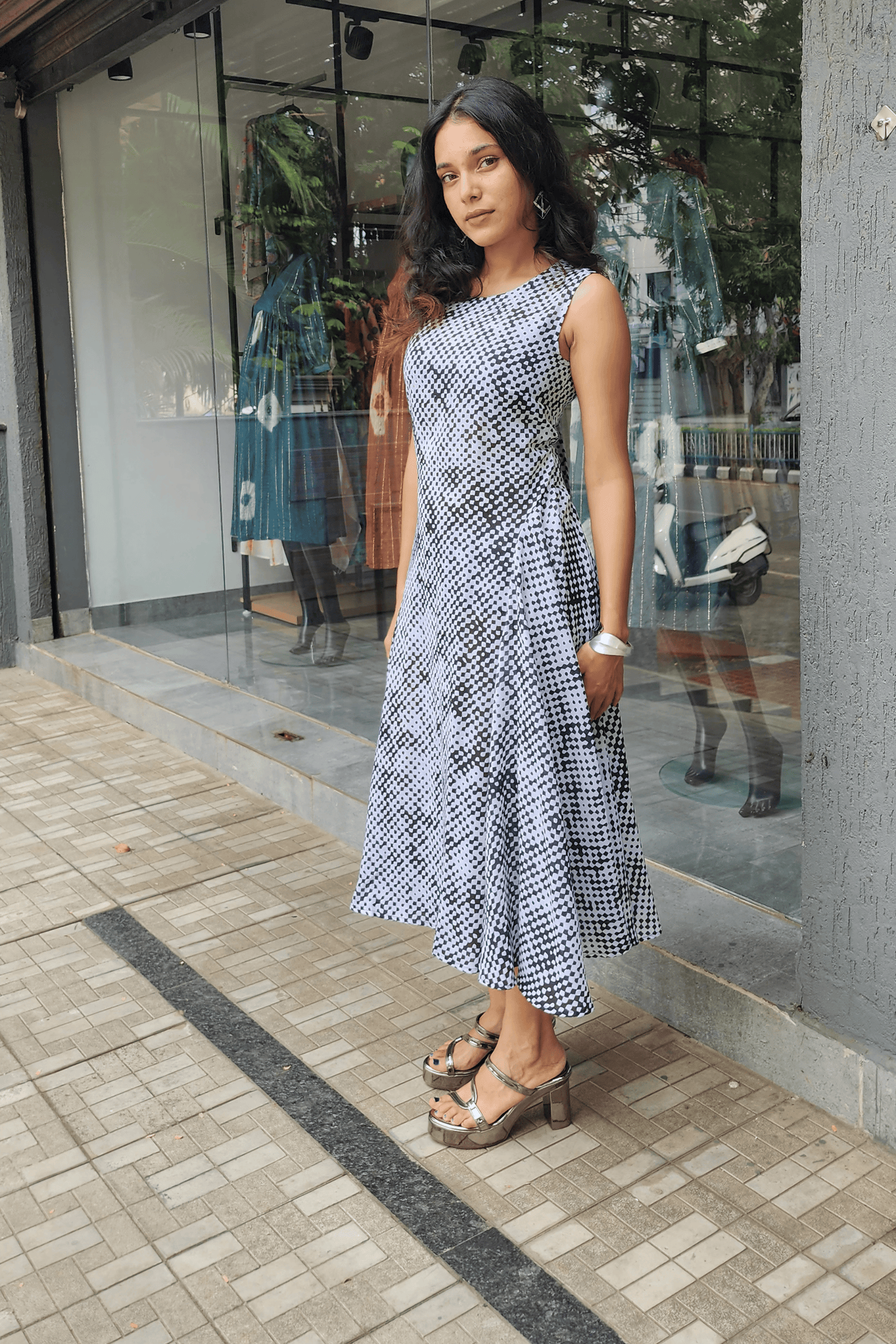 Signature Silhouette Black & White Print Dress